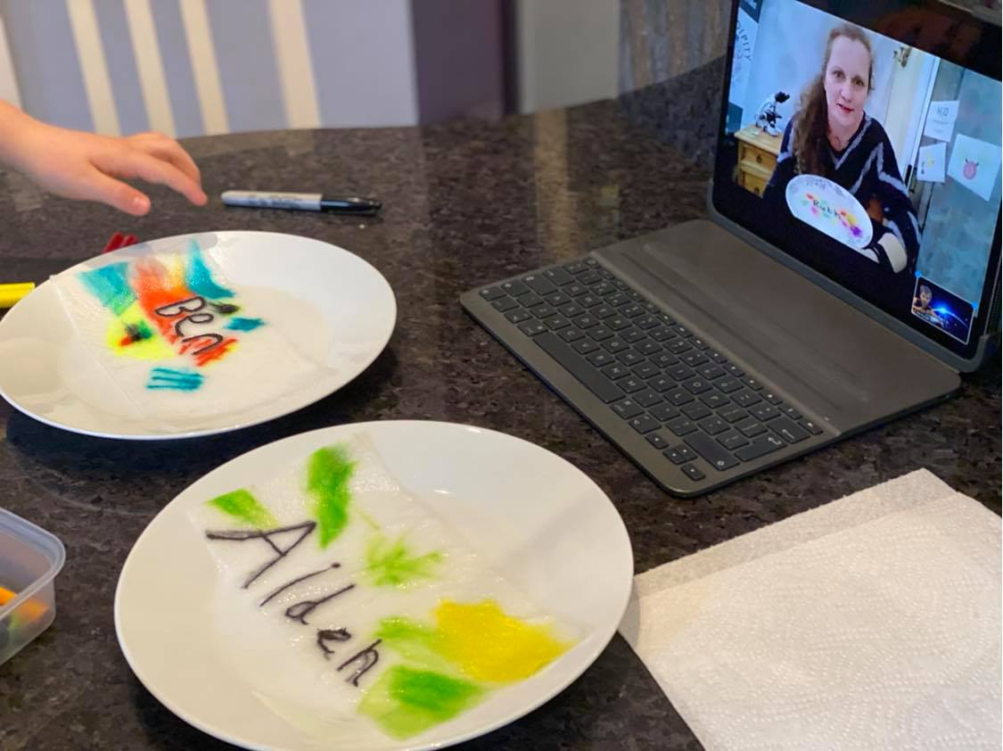Online live science classes for kids | We send you the kit too.