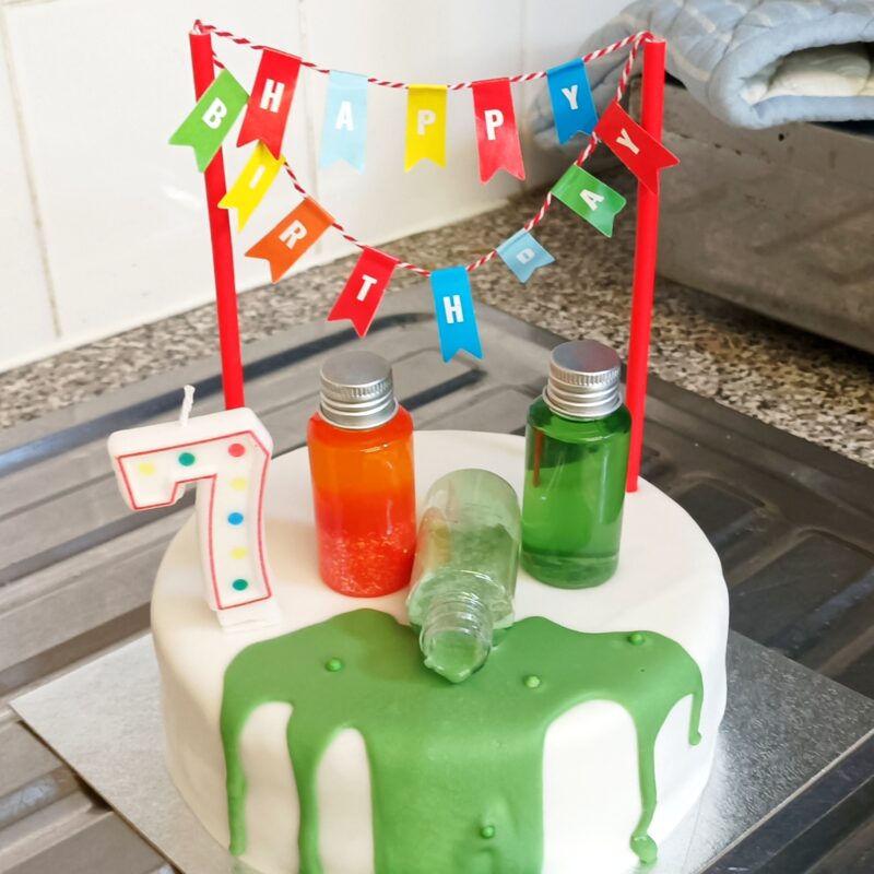 Science Cakes for Your Child’s Science Party | Devon Science