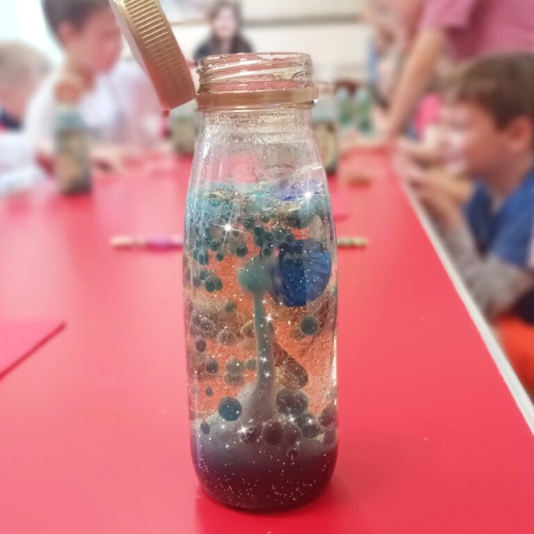 a bubbling lava lamp - one of the things that children make at the Devon Science birthday parties to take home